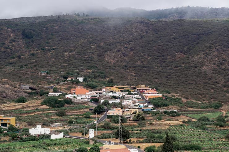 Laundry pickup and delivery service in Hacienda Las Chapas — WashMe