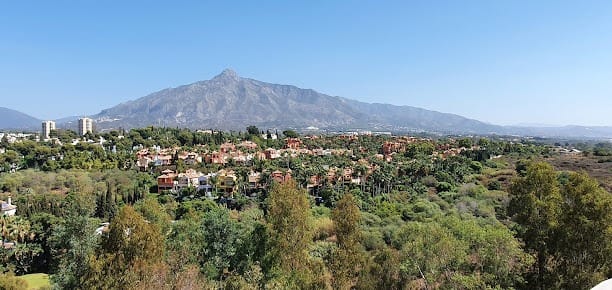 Laundry pickup and delivery service in Marbella — WashMe